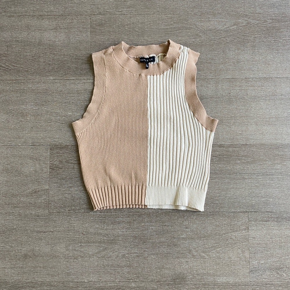 Small Kendall & Kylie Knit Split‎ Color High Neck Sleeveless Top 1245